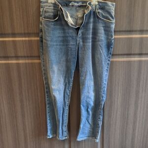 Eddie Bauer Blue Ankle Cropped Jeans with Classic Denim Style